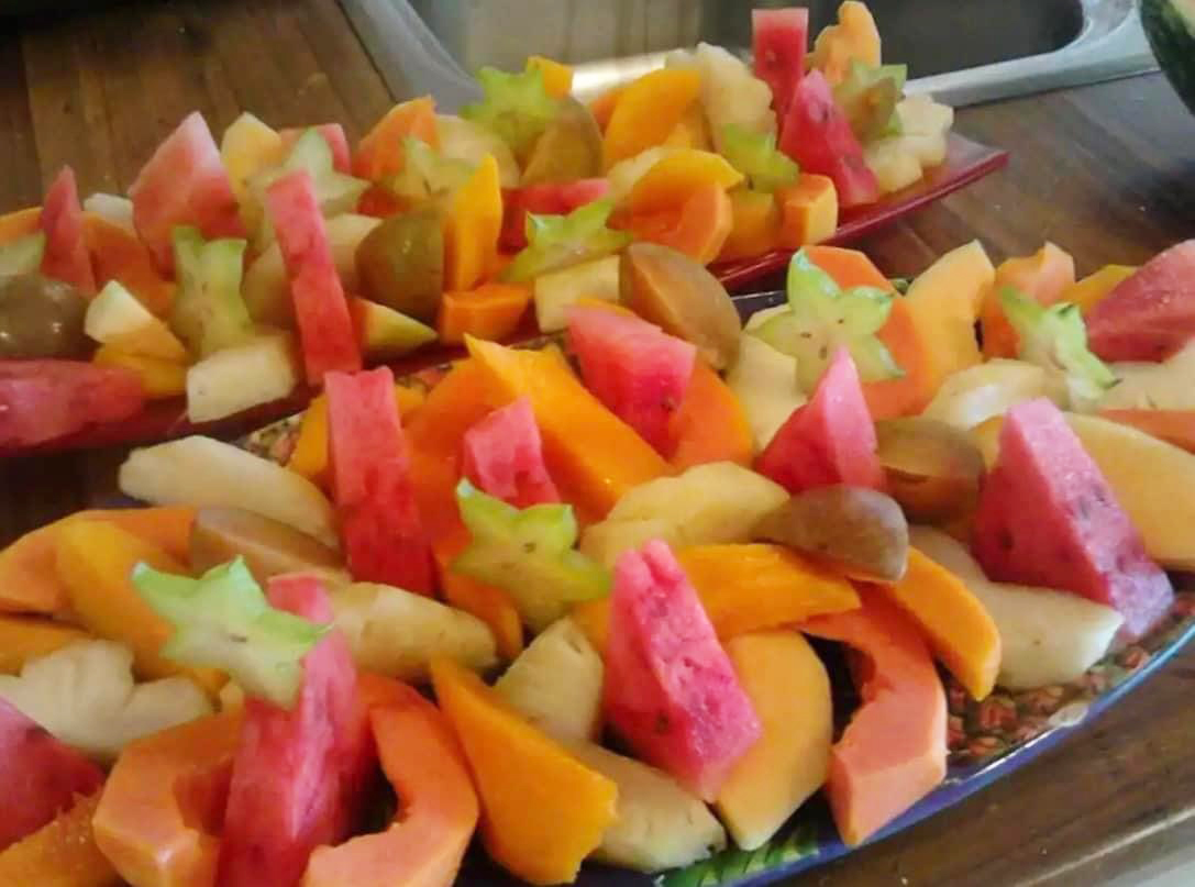 A sample breakfast fruit platter at Mel's Botanical Retreat